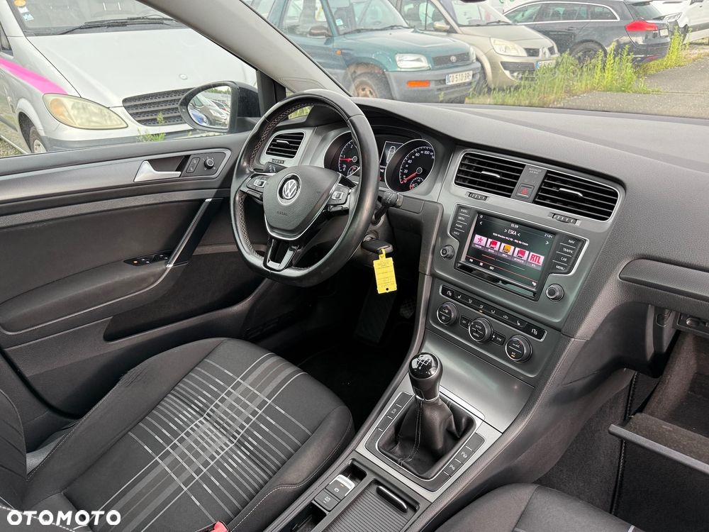 Volkswagen Golf 1.6 TDI BlueMotion Technology Lounge - 16