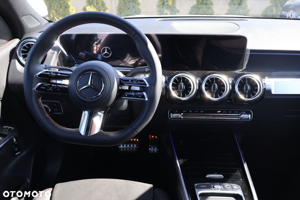 Mercedes-Benz GLB - 36