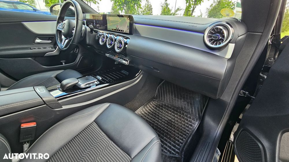 Mercedes-Benz CLA 200 - 35