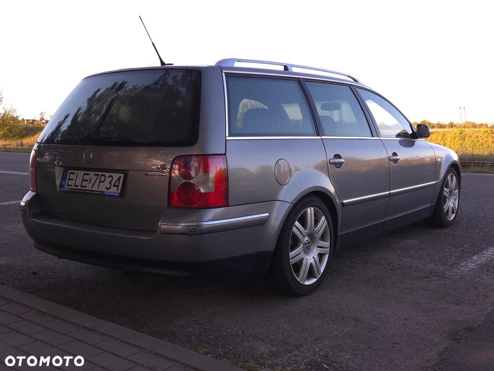 Volkswagen Passat 2.8 V6 4Mot Highline - 6