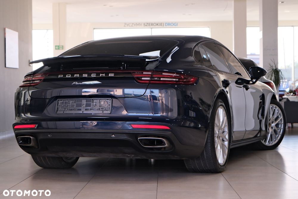 Porsche Panamera - 8