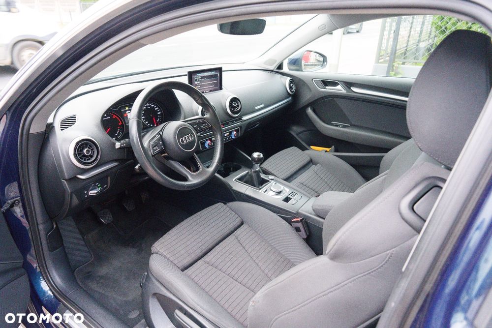 Audi A3 3-drzwiowe 1.6 TDI design - 8