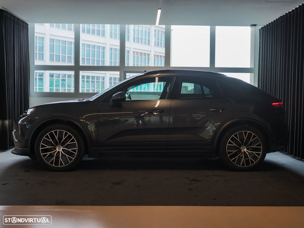 Porsche Macan Electric 4 - 9