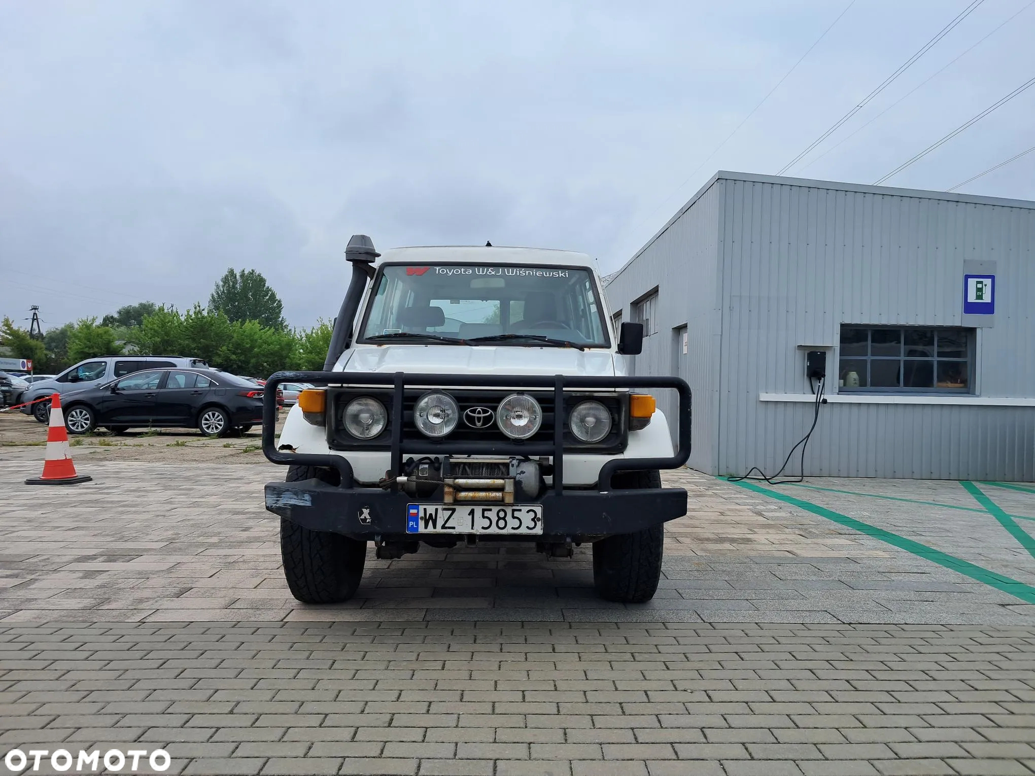 Toyota Land Cruiser - 2