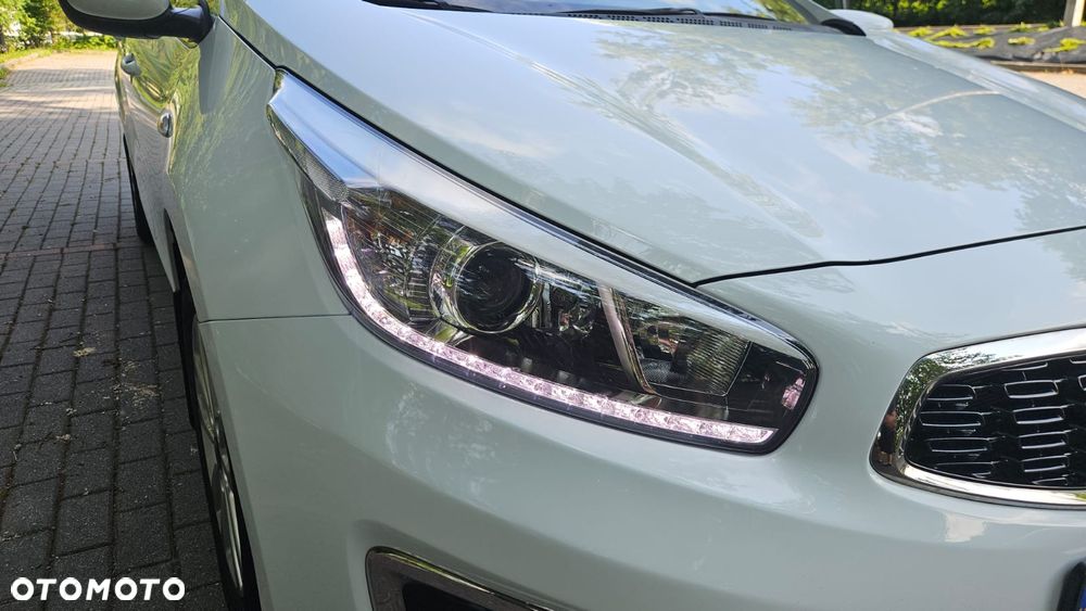 Kia Ceed - 8