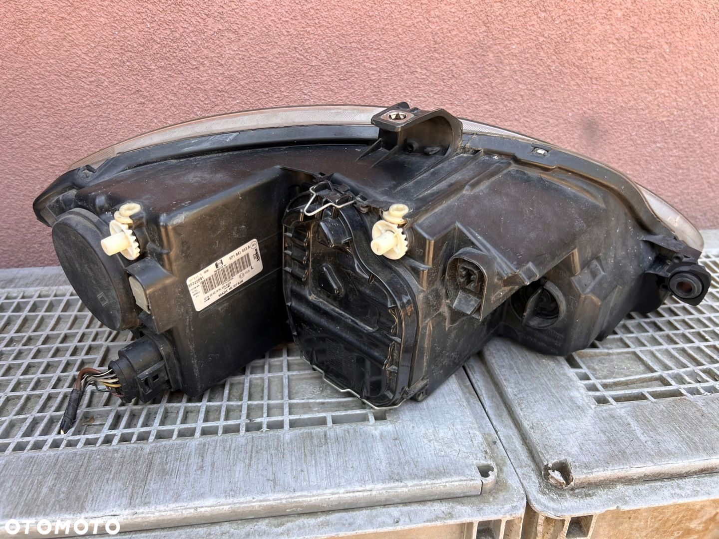 Lampa przednia SEAT LEON II ALTEA TOLEDO III LIFT EUROPA ORYGINALNA VALEO - 2
