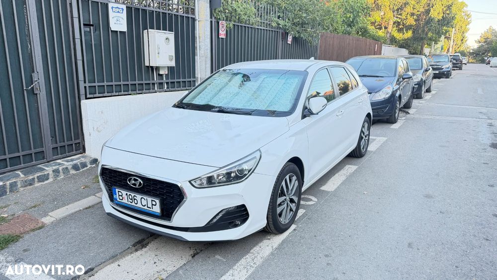 Hyundai i30 1.4 100CP 5DR M/T Highway - 2