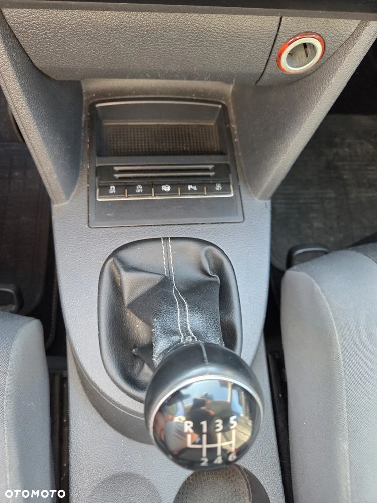 Volkswagen Touran - 21