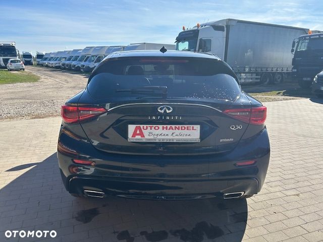 Infiniti Q30 1.5d Luxe 7DCT - 3