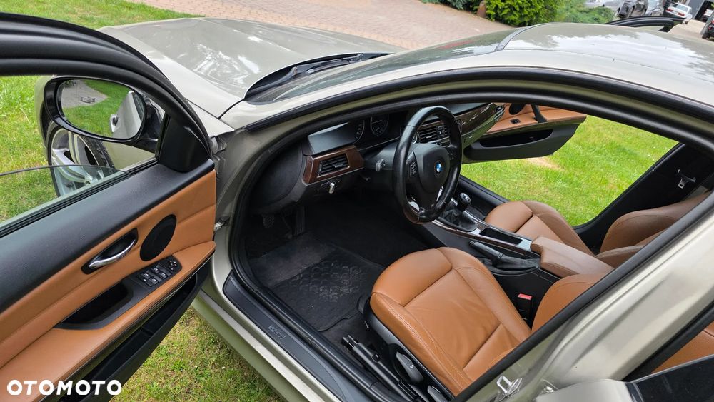 BMW Seria 3 318d - 33