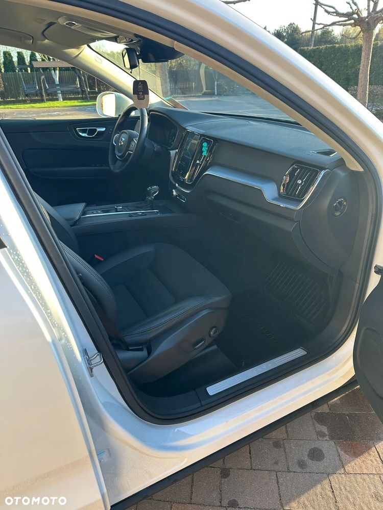 Volvo XC 60 D4 Momentum - 11