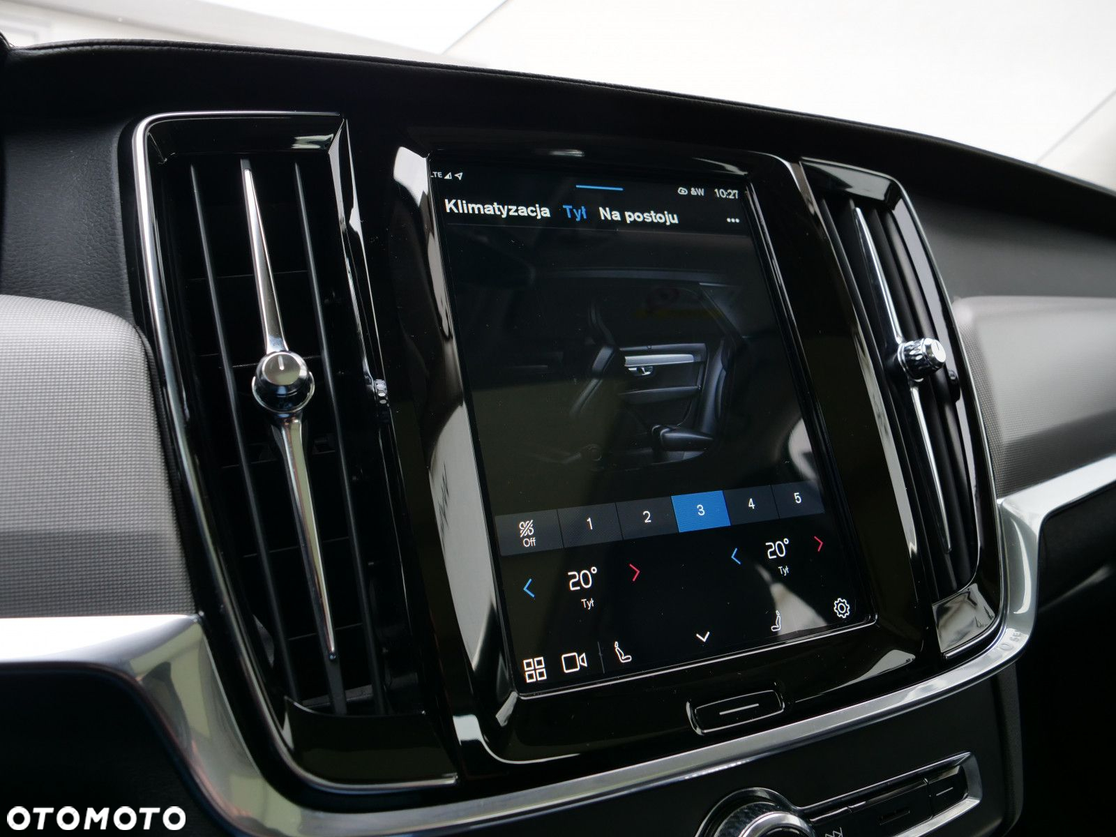 Volvo V90 Cross Country - 26