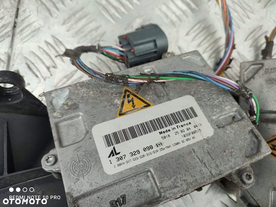 VOLVO V50 S40 II LAMPA XENON PRAWA PRZÓD EU. 04- - 10