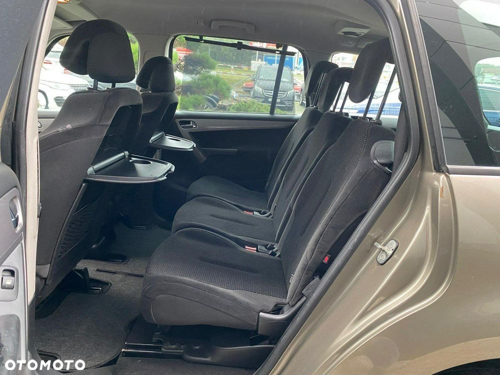 Citroën C4 Grand Picasso 1.8 16V Confort - 8