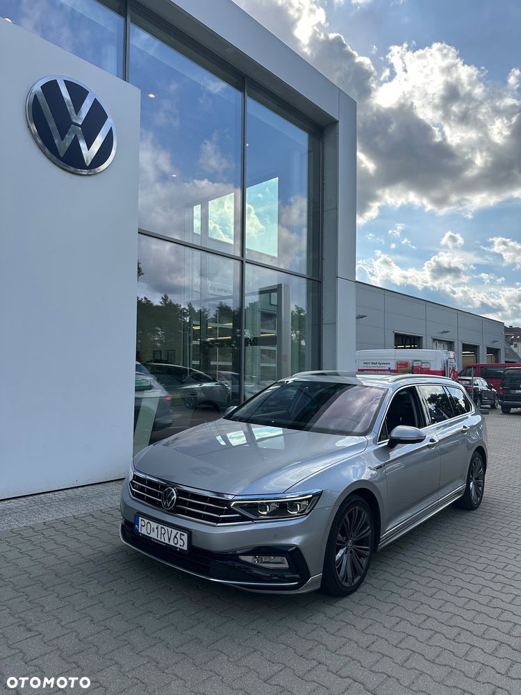 Volkswagen Passat - 1