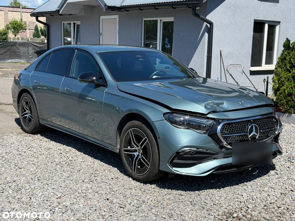 Mercedes-Benz Klasa E 200 mHEV 4-Matic AMG 9G-Tronic - 3