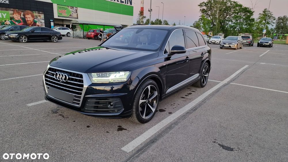 Audi Q7 - 1