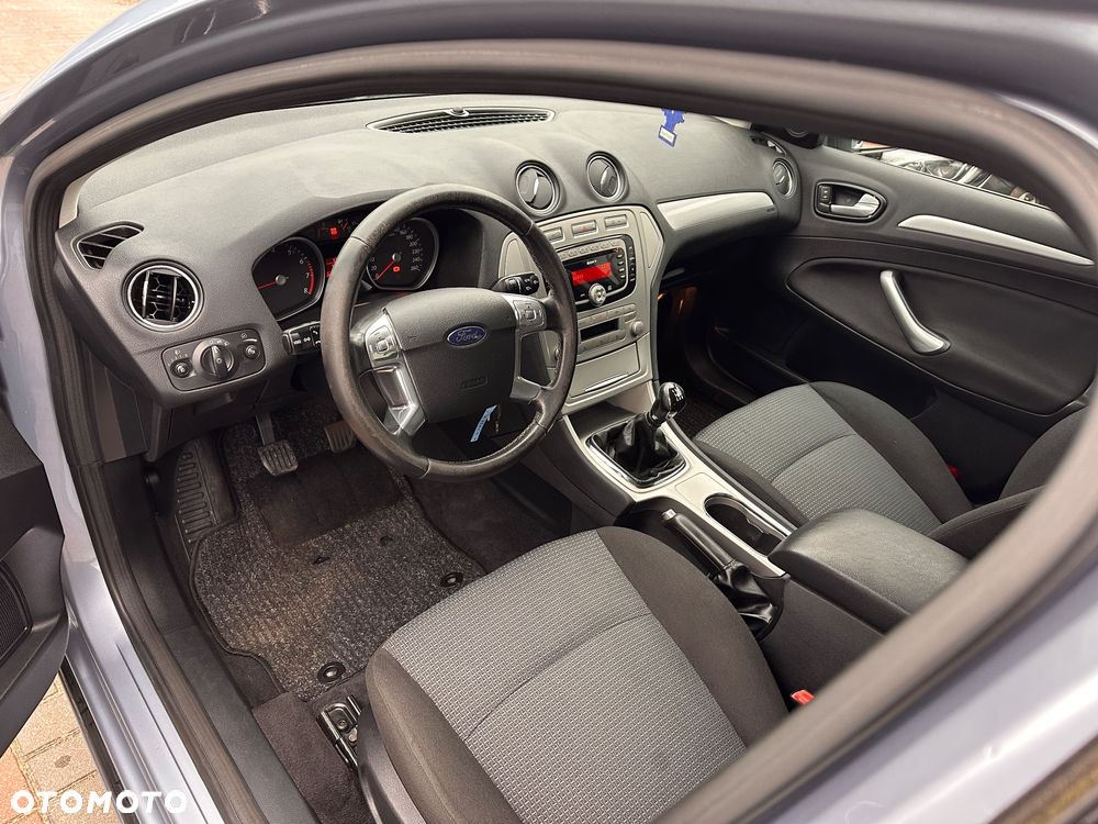 Ford Mondeo 1.6 Ambiente - 8