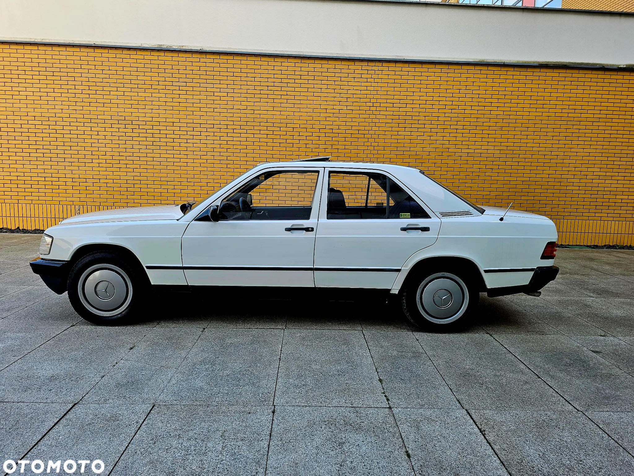 Mercedes-Benz W201 (190) - 14