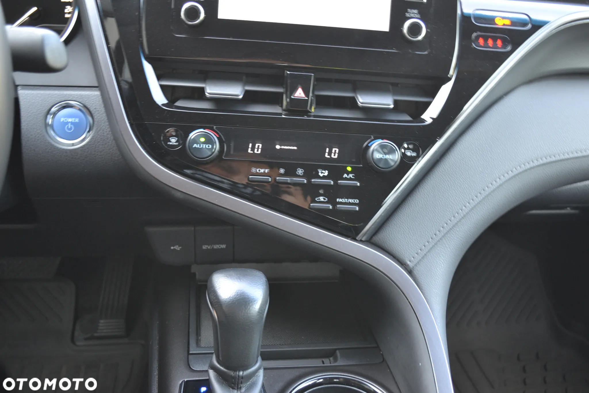 Toyota Camry - 19
