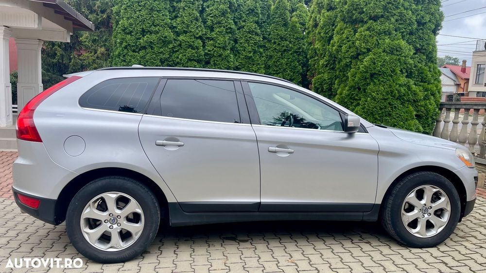 Volvo XC 60 2.4D AWD Momentum - 8