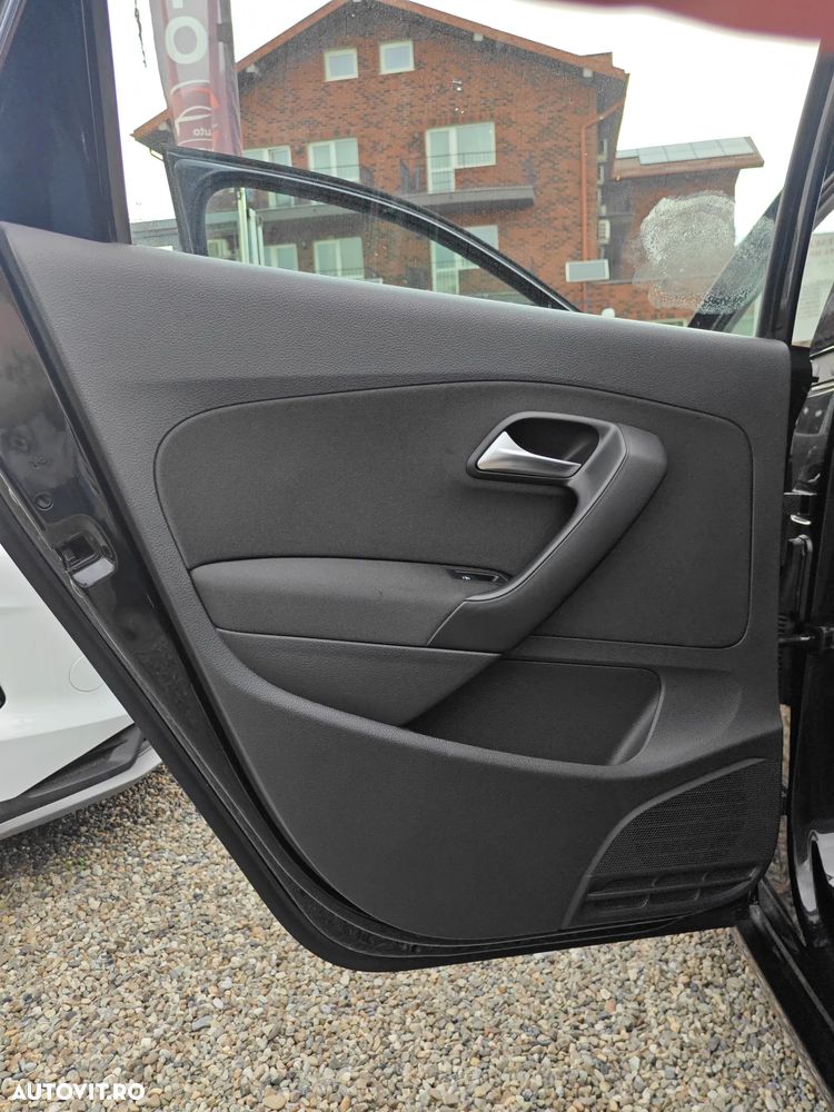 Volkswagen Polo 1.6 TDI CR DPF Highline - 27
