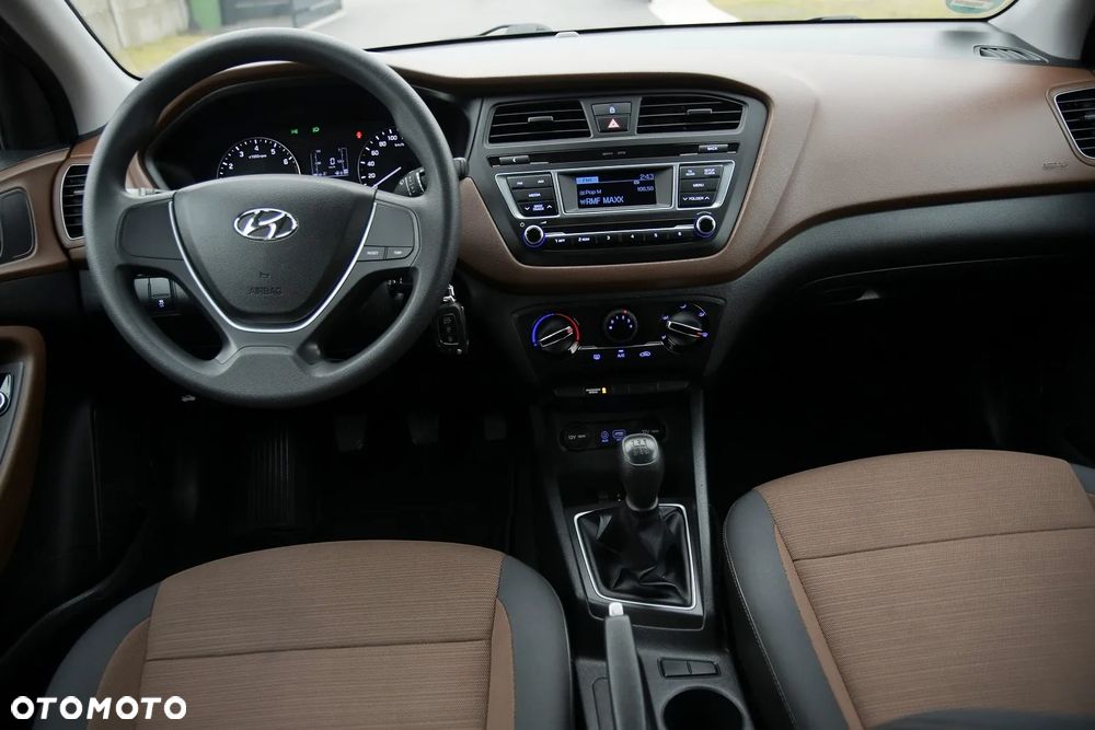 Hyundai i20 blue 1.2 YES Silver - 24