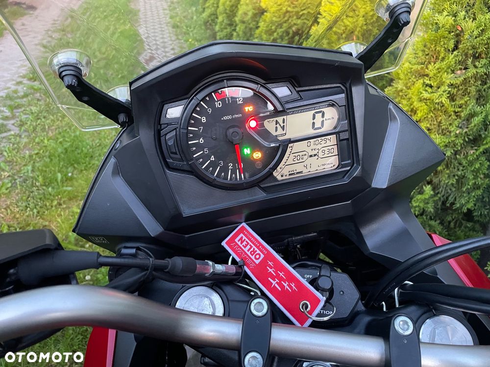 Suzuki V-STROM - 10
