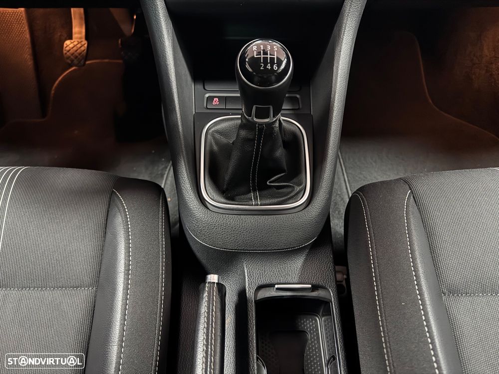 VW Golf Variant 2.0 TDi DPF MATCH - 28