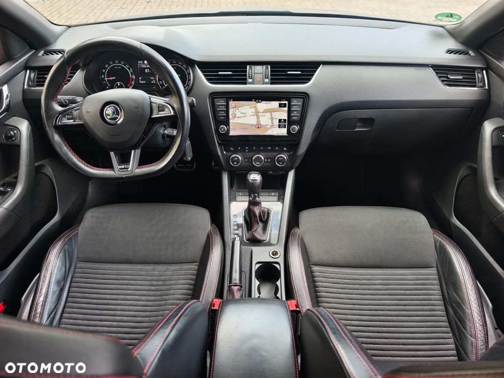 Skoda Octavia 2.0 TDI DSG RS - 8