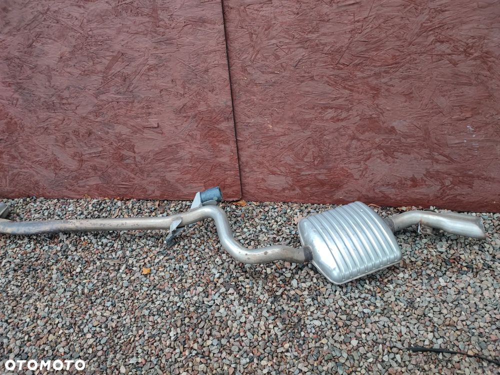 BMW E90 / E91 ORYGINALNY KOMPLETNY WYDECH /  UKŁAD WYDECHOWY / TŁUMIK KOŃCOWY + ŚRODKOWY DO SILNIKA GAMY M47D18N / M47D20 ( 1.8D / 2.0D ) DIESEL EUROPA O NR. 18 30 7 793 622 / 18 30 7 793 624 OEM W BARDZO DOBRYM STANIE - 2