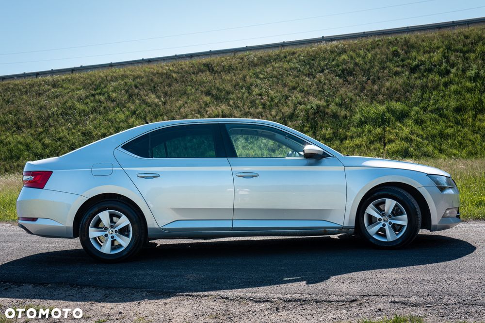 Skoda Superb 2.0 TDI Ambition DSG - 14
