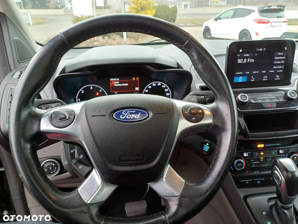 Ford Tourneo Connect - 12