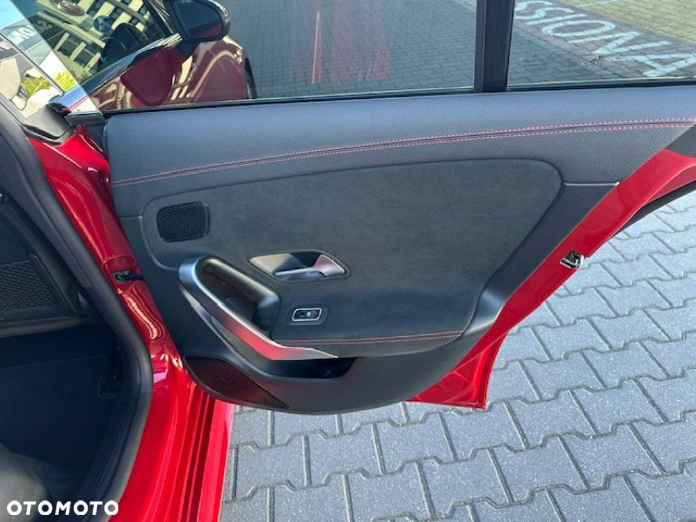 Mercedes-Benz CLA - 29