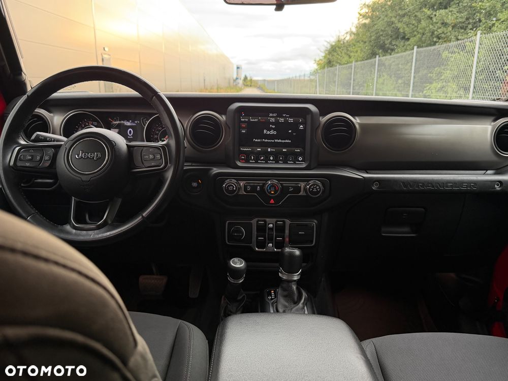 Jeep Wrangler - 28