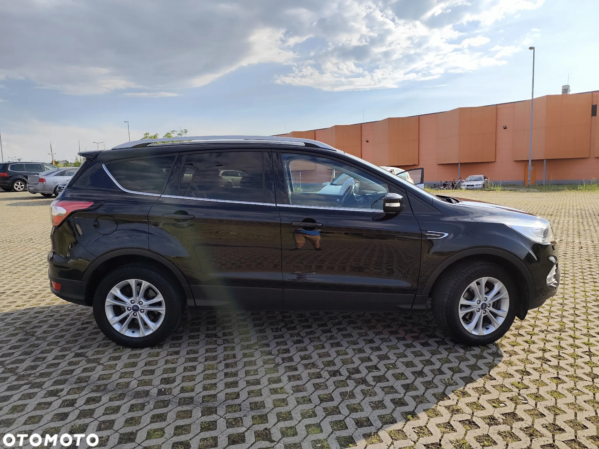 Ford Kuga 1.5 EcoBoost FWD Titanium Plus ASS - 4