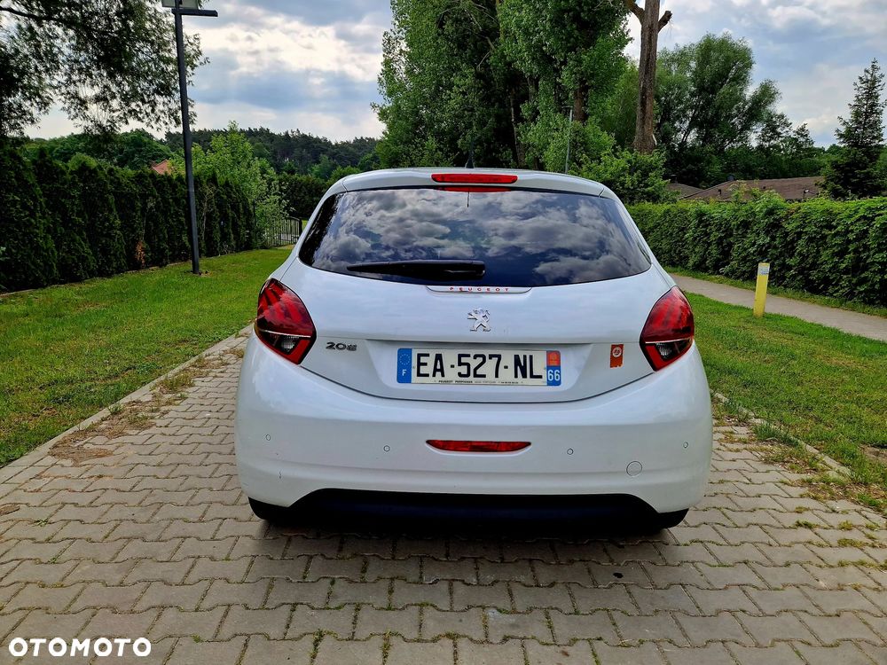 Peugeot 208 - 9