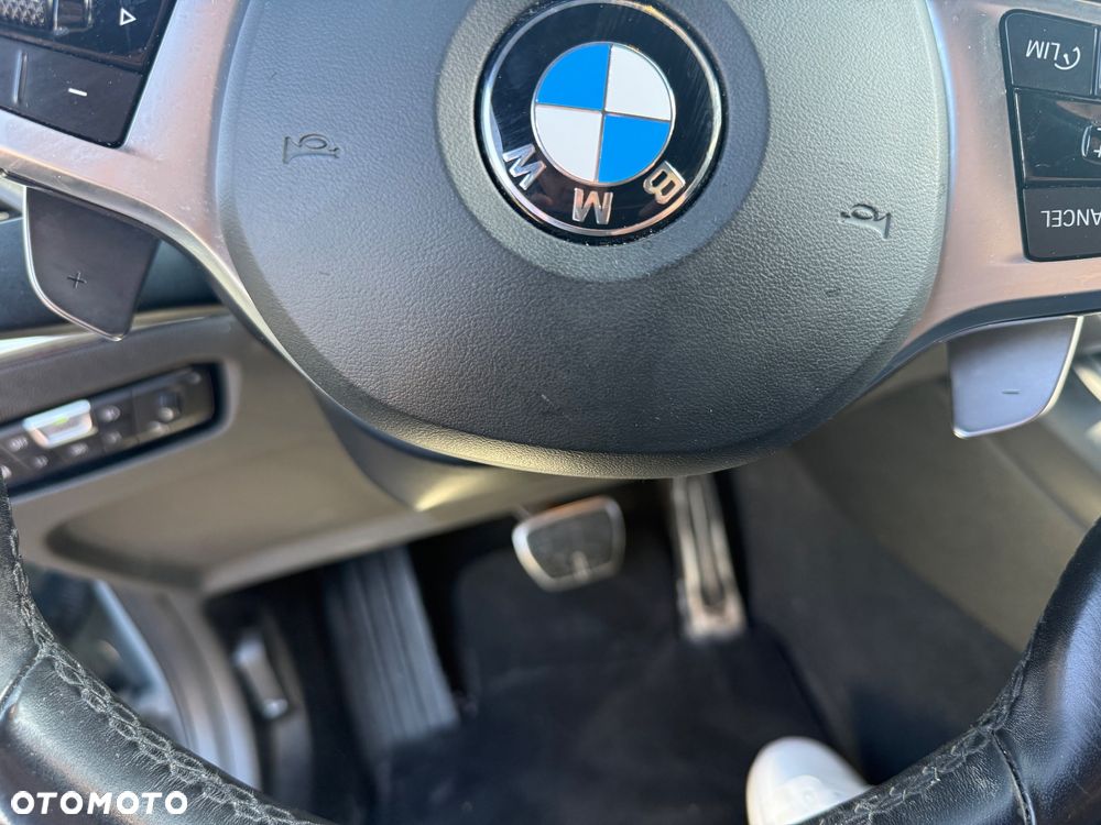 BMW Seria 3 330i M Sport - 28