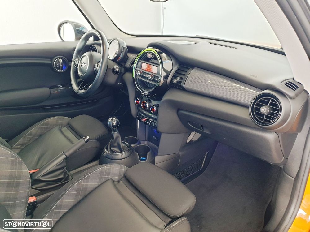 MINI 3 Portas Cooper D - 23