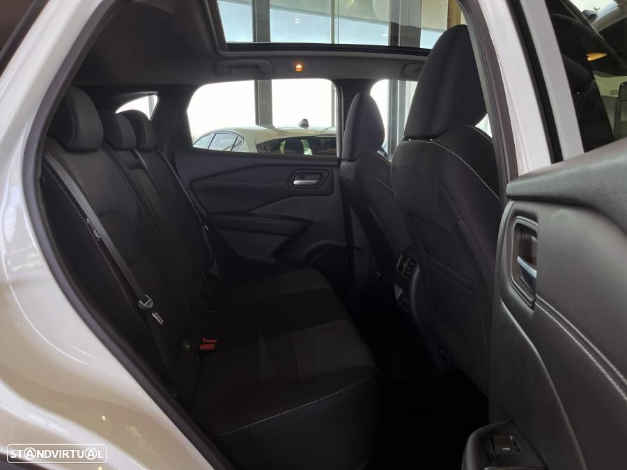 Nissan Qashqai 1.3 DIG-T N-Connecta LED+SKY - 29