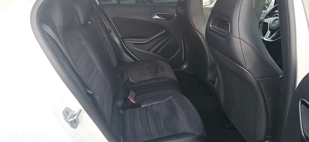 Mercedes-Benz Klasa A 180 (BlueEFFICIENCY) AMG Sport - 34