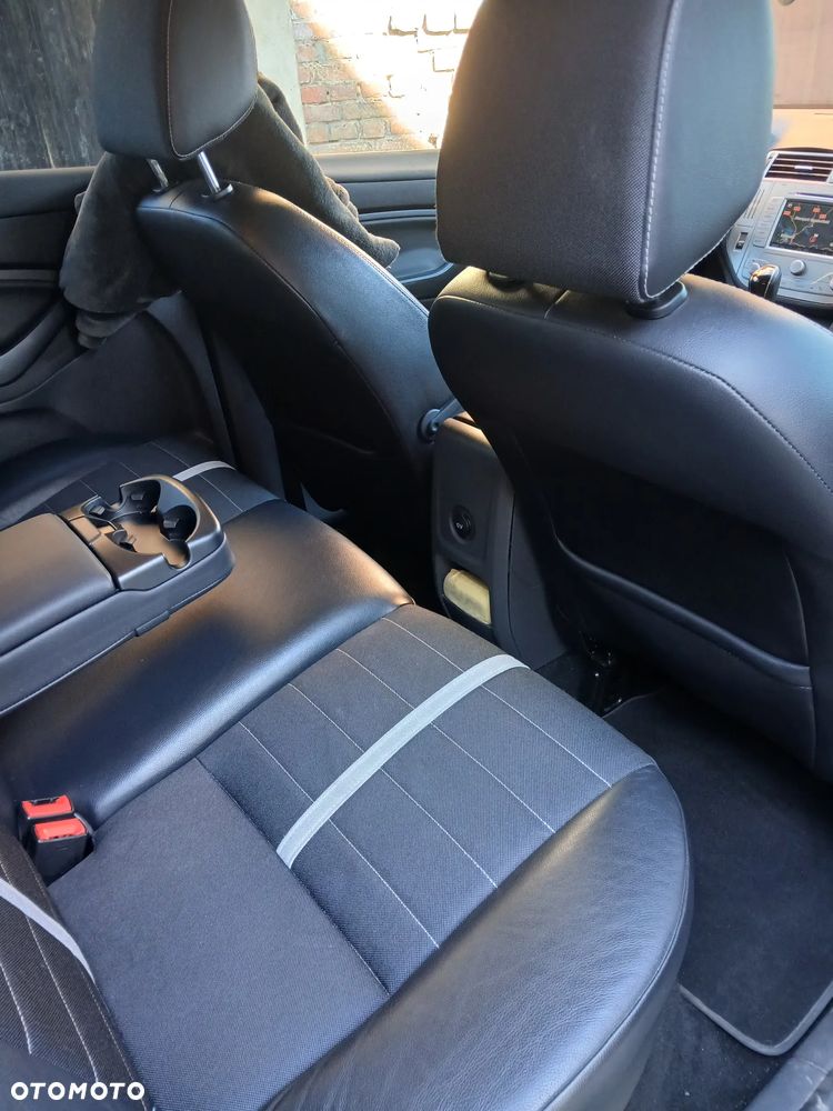 Ford Kuga - 17