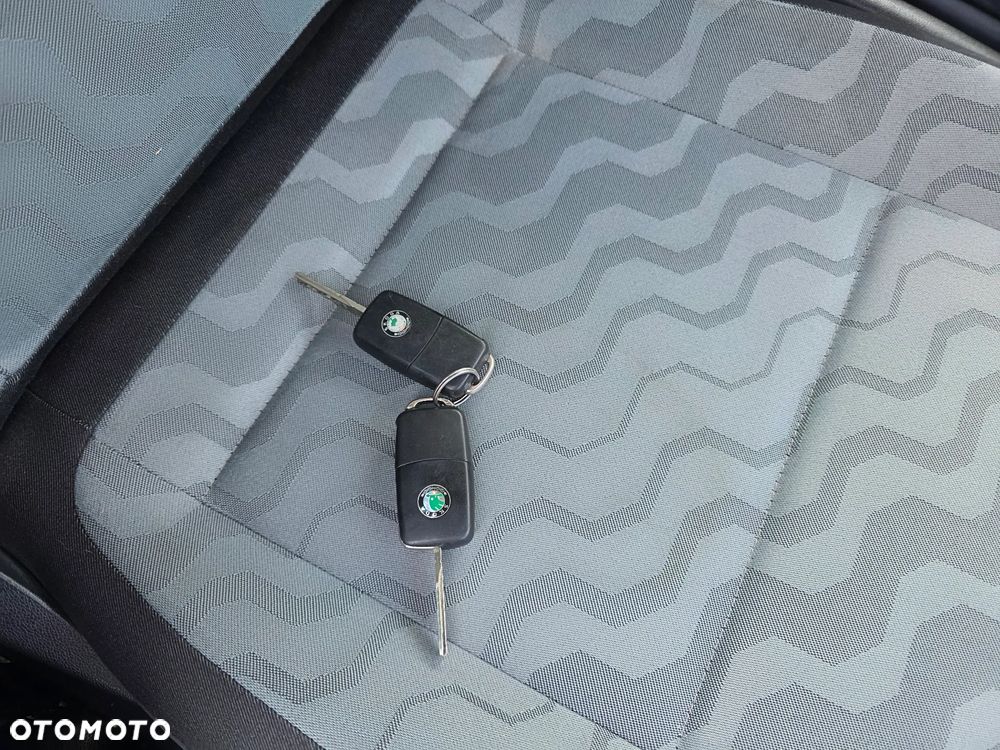 Skoda Fabia 1.2 HTP Elegance - 10