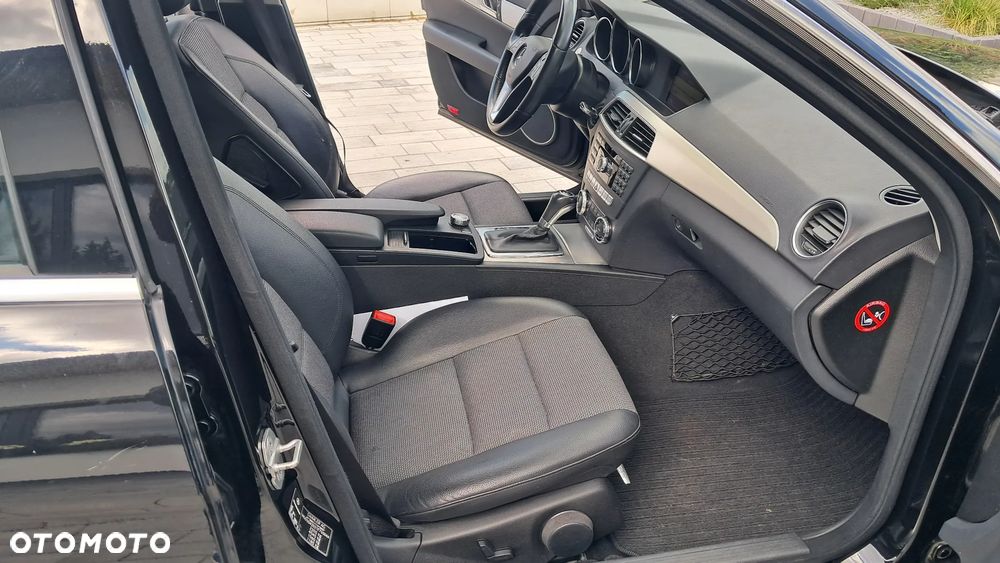 Mercedes-Benz Klasa C 220 CDI DPF Automatik BlueEFFICIENCY Avantgarde - 7