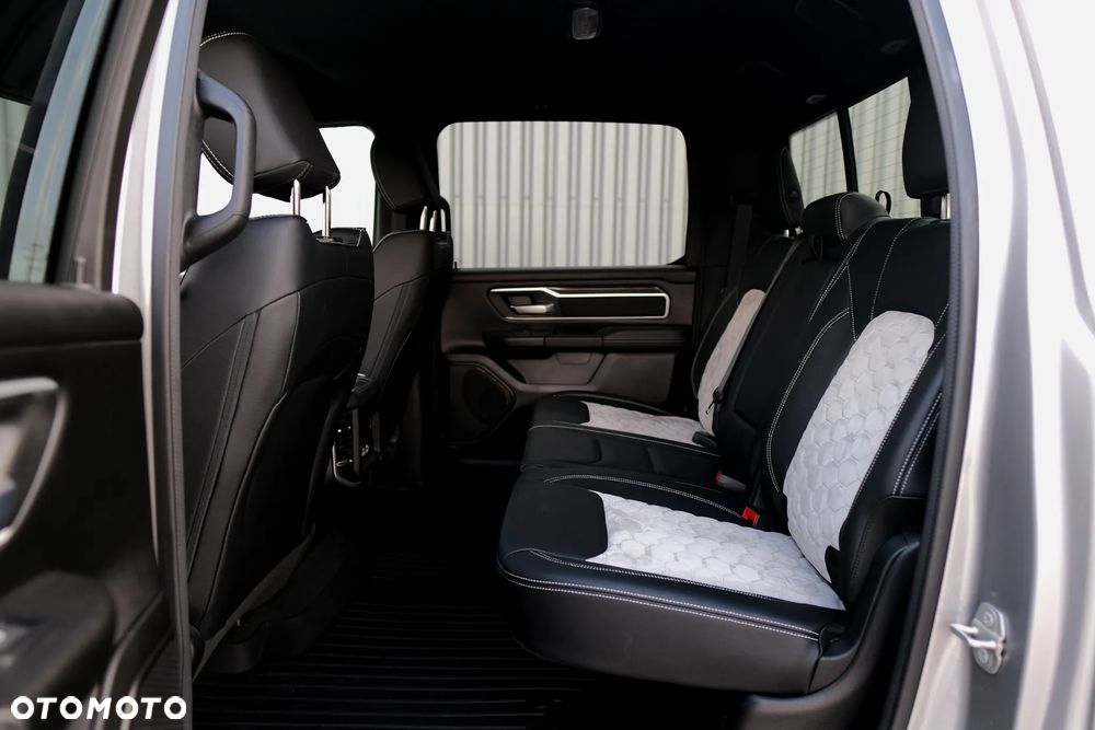 RAM 1500 5.7 Crew Cab Bighorn - 20