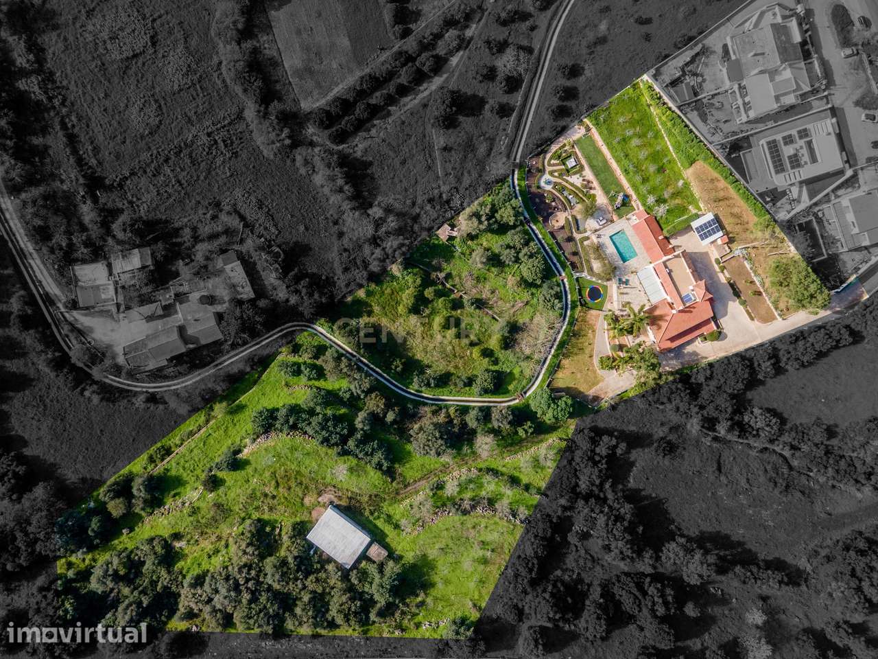 ESPETACULAR MORADIA NA PENINA COM PISCINA, GARAGEM, JARDIM E TERRENO - Grande imagem: 5/56
