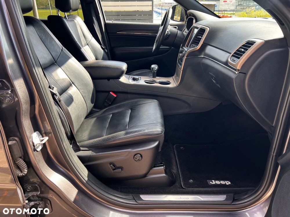 Jeep Grand Cherokee - 10