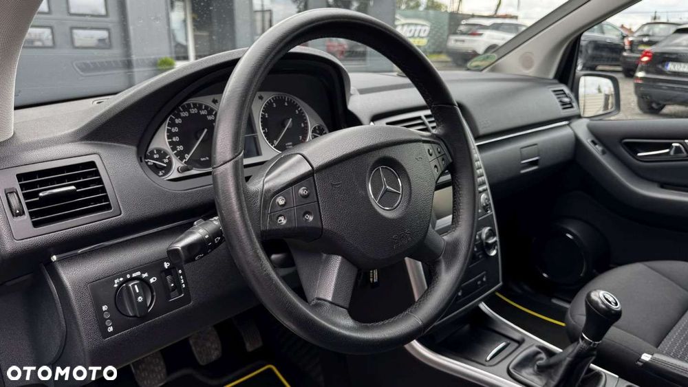 Mercedes-Benz Klasa B - 35