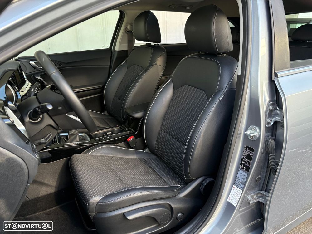 Kia Ceed SW 1.6 CRDi TX+SRF - 10