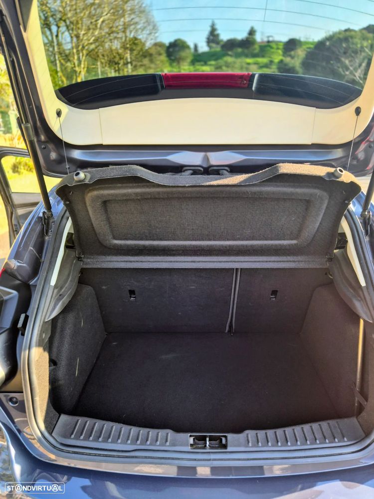 Ford Focus 1.6 TDCi Titanium - 19